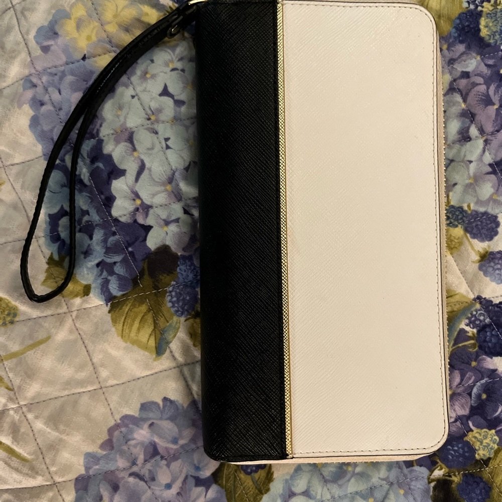Kate Spade Wallet - Picture 2 of 5